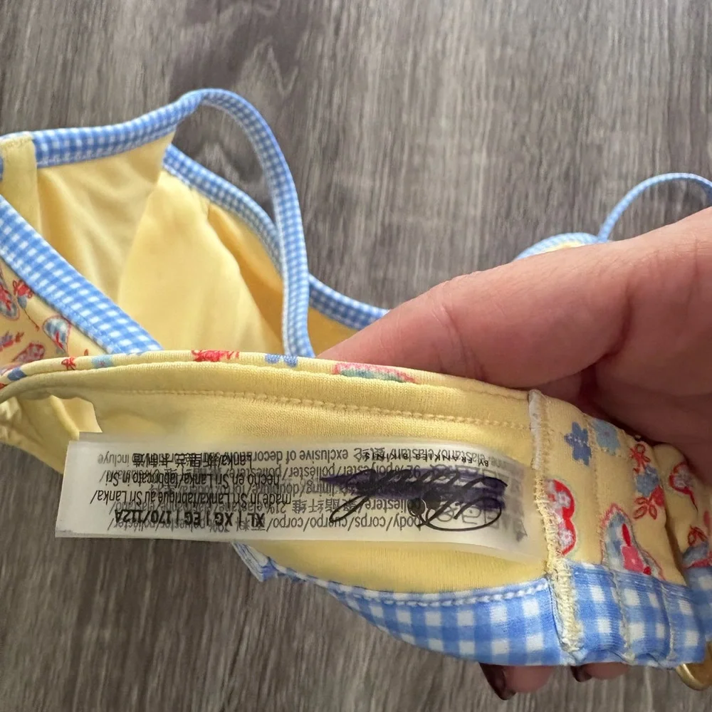 NEW! Frankie’s Bikinis x PINK buttercup underwire bikini top